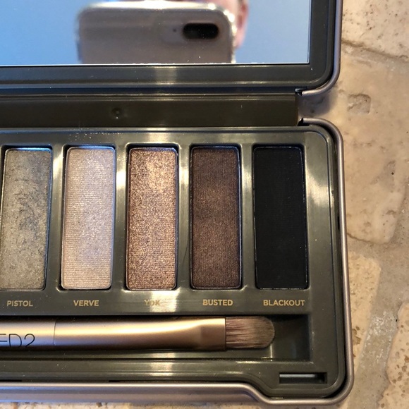 Urban Decay Naked 2 Pallet... open but in-used.. - Picture 5 of 5